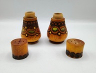 dwie STARE solniczki ręcznie wykonane z drewna