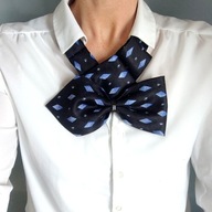 Krawat damski ozdobny