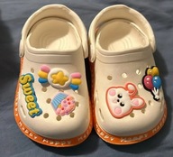 MAŁE DZIECIĘCE KLAPKI OGRÓD BASENOWE PIANKOWE KROKSY z dziurkami MIŚ 21