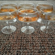 Kieliszka do szampana ze szkla barwionego z grawerem komplet 6 szt.