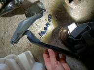 VW Jetta VI 5C Zawias Maski Lewy 5C6823301