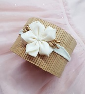 Kremowa ecry opaska kwiat ze złotem chrzest urodziny sesja wesele dziewczyn