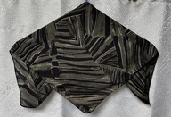 CHUSTKA APASZKA SZARO-CZARNE WZORKI 50 X 50 cm