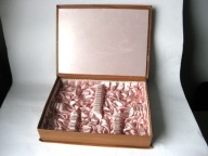 KASETA na Srebrne SZTUĆCE na SERWIS na 24 sztuk Ładna CZYSTA ZADBANA ...!!!