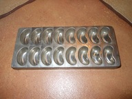 STARA METALOWA FORMA DO CUKIERKÓW CZEKOLADY