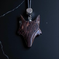 Wisiorek Lis z egzotycznego drewna wenge – ręcznie robiony naszyjnik