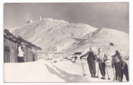 Śnieżka Narciarze schron 1957r. Foto Falkowski PTTK