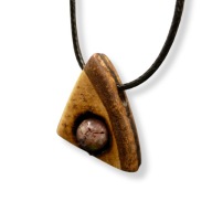 Jaspisowy trójkąt -wisiorek,pirografia, jaspis picasso,Dzień Matki, prezent