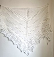 CHUSTA AŻUROWA BIAŁA AKRYL