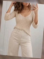 Sweter bezowy dekolt przód i tył roz.M/L