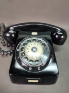 Stary telefon stacjonarny CB
