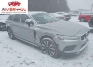Volvo V60 Cross Country B5 Ultimate 2023 2.0l 2.0 Benzyna 247KM