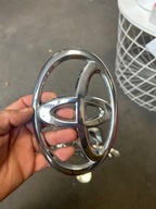 Toyota Corolla E12 2001-2007 znaczek emblemat przód 75311-02100, 7531102100