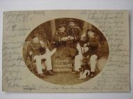 Wojsko Pruskie pije piwo , żołnierze ,czapki,browar/zdjęcie 1902r