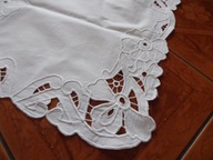 Oryginalny bieżnik , haft ręczny