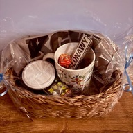 Zestaw- kubek, świeca, fartuch, kostka rubika, lizaki, magnes- KGW Słonawy