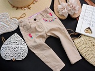 Minnie Minons - beżowe spodnie hafty kwiaty r 74