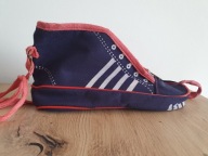 piórnik z czasów PRL w kształcie buta