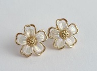 PIĘKNE KOLCZYKI PERŁOWE KWIATKI