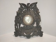 Tradycyjny dostojny zegar kominkowy orzeł patrzący w lewo