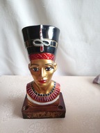 Popiersie Nefertiti - stara figurka z Egiptu o wysykości 18,5 cm