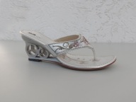 Eleganckie klapki *CAVALIERI* rozmiar 41