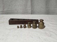 Odważniki mosiężne w drewnianym etui Zestaw 1/2-20dkg