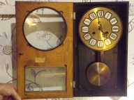 PIĘKNY ZEGARWISZĄCY METRON Z WAHADŁEM BIJĄCY-SPRAWNY