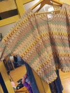 BLUZKA oversize kolorowa ze złotą nitką