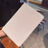 Personalizowane etui ze skóry na iPad 10 2022 białe