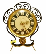 Ładny, niewielki, ozdobny, niemiecki zegar na komodę biurko (52)