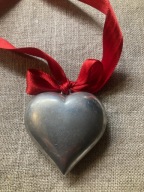 EFEKTOWNE WYPUKŁE SERCE - DUŻY, CIĘŻKI METALOWY WISIOR MEDALION - WAGA 68 G