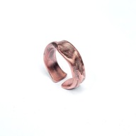 Pierścionek - obrączka, ręcznie kuty z miedzi.