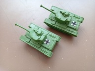 Dwa czołgi żołnierzyki PRL figurki Niemcy