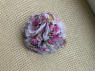 Broszka przypinka róża kwiat tiulowa wielokolorowa