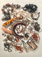 Tania biżuteria, złom biżuterii na części, bibeloty