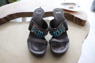 Stuart Weitzman skórzane klapki na obcasie