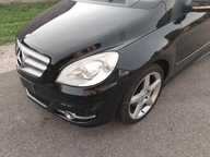MERCEDES B KLASA W245 BŁOTNIK PRZEDNI PRAWY / LEWY 191 761 787 240