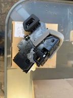 ZAMEK DRZWI PRAWY AUDI A6 A7 Q8 E-TRON LAMBORGHINI URUS 4K0839016Q