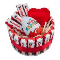 TORT Z CZEKOLADEK KINDER BOX ZE SŁODYCZY