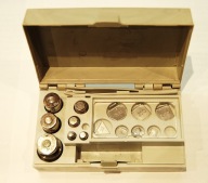 PRECYZYJNE ODWAŻNIKI JUBILERSKIE ZESTAW RADZIECKI Z PRL zobacz