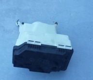 OBUDOWA SKRZYNKI BEZPIECZNIKÓW MERCEDES C 205 W205 2055400024