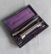 STARA PRZEDWOJENNA STRZYKAWKA W ETUI SZKLANO METALOWA KONIEC XIX WIEKU