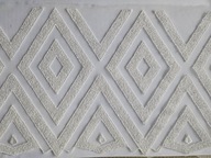 Haft stabilny na tiulu biały szerokość 17cm.