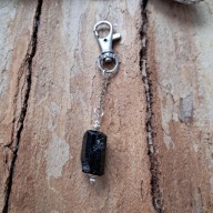 Breloczek zawieszka brelok czarny turmalin krystaliczny 1