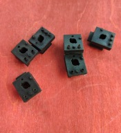 Kostka, spinka, podkładka izolatora aparatu zapłonowego Fiat 126p 9925992