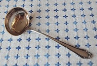 Posrebrzana chochelka do sosu Martin pr.90