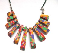 Howlit kwiatowy, piękny naszyjnik, kolia