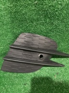 MERCEDES E-KLASA W213 KRATKA ZDERZAKA PRAWA A2138859004