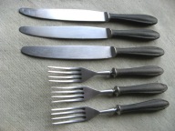 GERLACH Kultowe WIDELCE CZARNY BAKELIT i NOŻE do kompletu ŁADNE SYGNOWANE